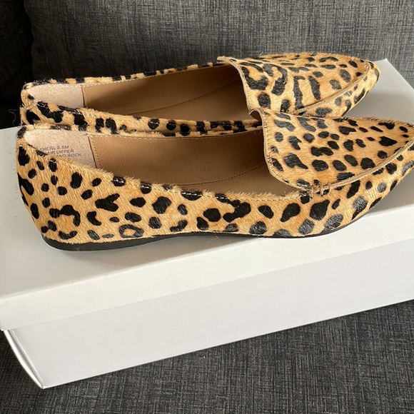 Steve Madden cheetah cow hair flats - Picture 3 of 3